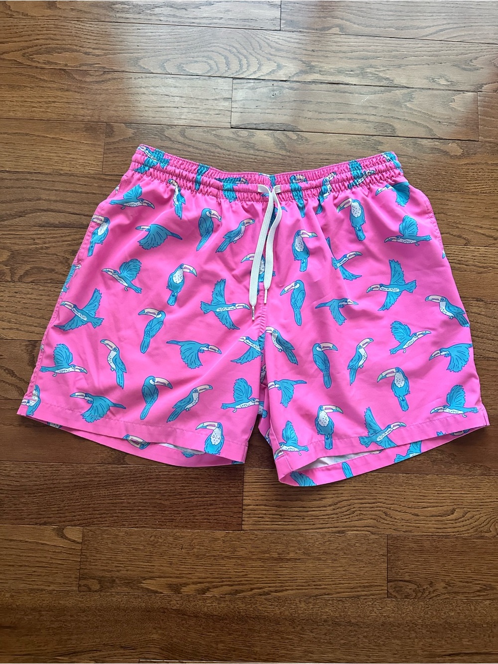 Chubbies Pink Swim Shorts Trunks 5.5 Inseam Toucan Do It Mens XL
